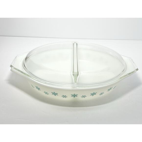 1950s Pyrex “Snowflake, White” Oval Divided Dish & Lid 12 1/2” 1.5qt - Picture 3 of 10